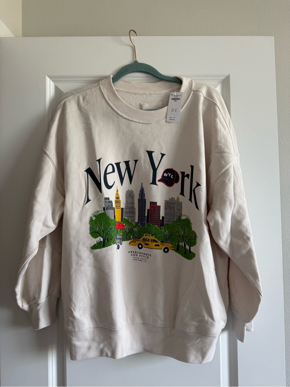 Abercrombie & Fitch Cream New York Graphic Crewneck Sweatshirt